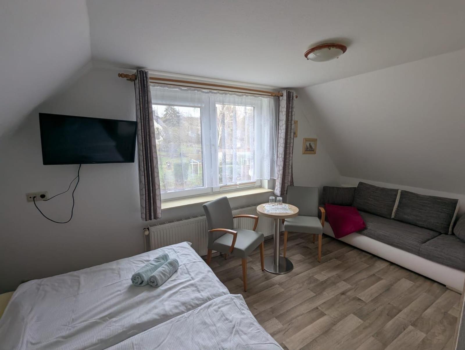 קלוסטר Pension & Restaurant Haus Hiddensee מראה חיצוני תמונה