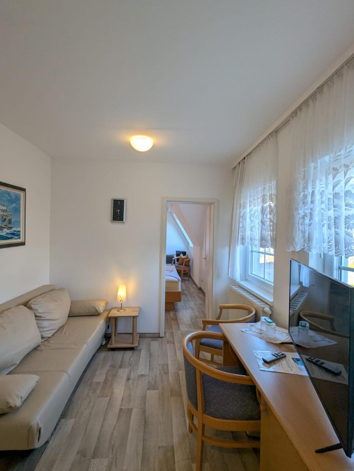 קלוסטר Pension & Restaurant Haus Hiddensee מראה חיצוני תמונה